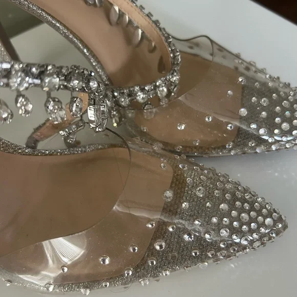 Silver Crystal-Embellished Women’s Pointed Toe Heels - Picture 5 of 7